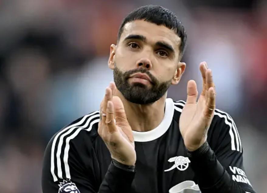 爱游戏官方网站-拉亚：索博斯洛伊的射门非常漂亮，希望下次我能扑出这样的球