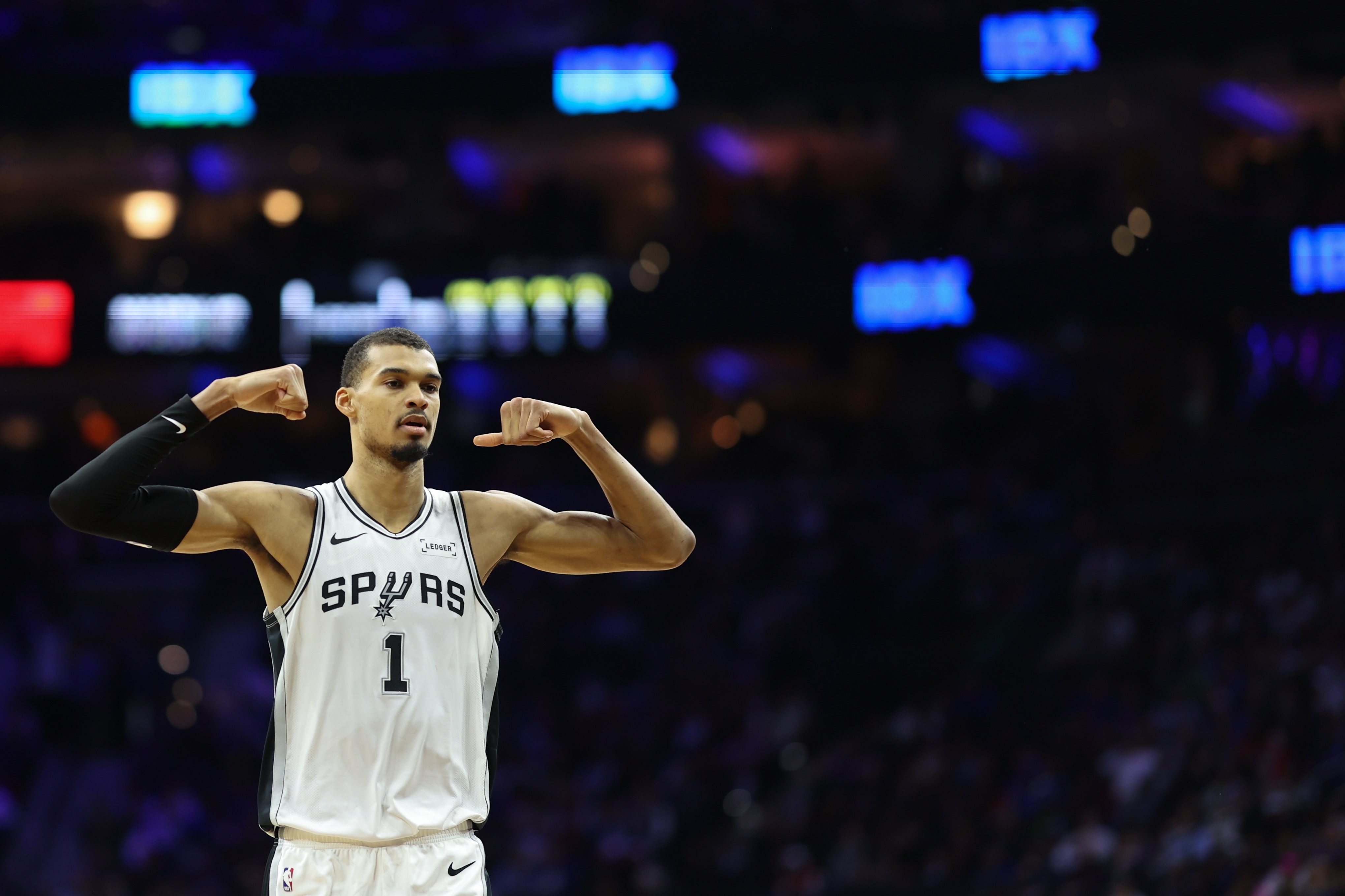 爱游戏-文班：没有完美的比赛 波波常说我们没赢球时看起来那么出色