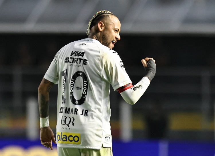 爱游戏官方入口-内马尔：无论做出什么选择我都是错的，要让所有人满意太难了